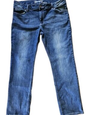 Wrangler Straight Leg Jeans Size 17/32 Medium Wash NWOT Flawless